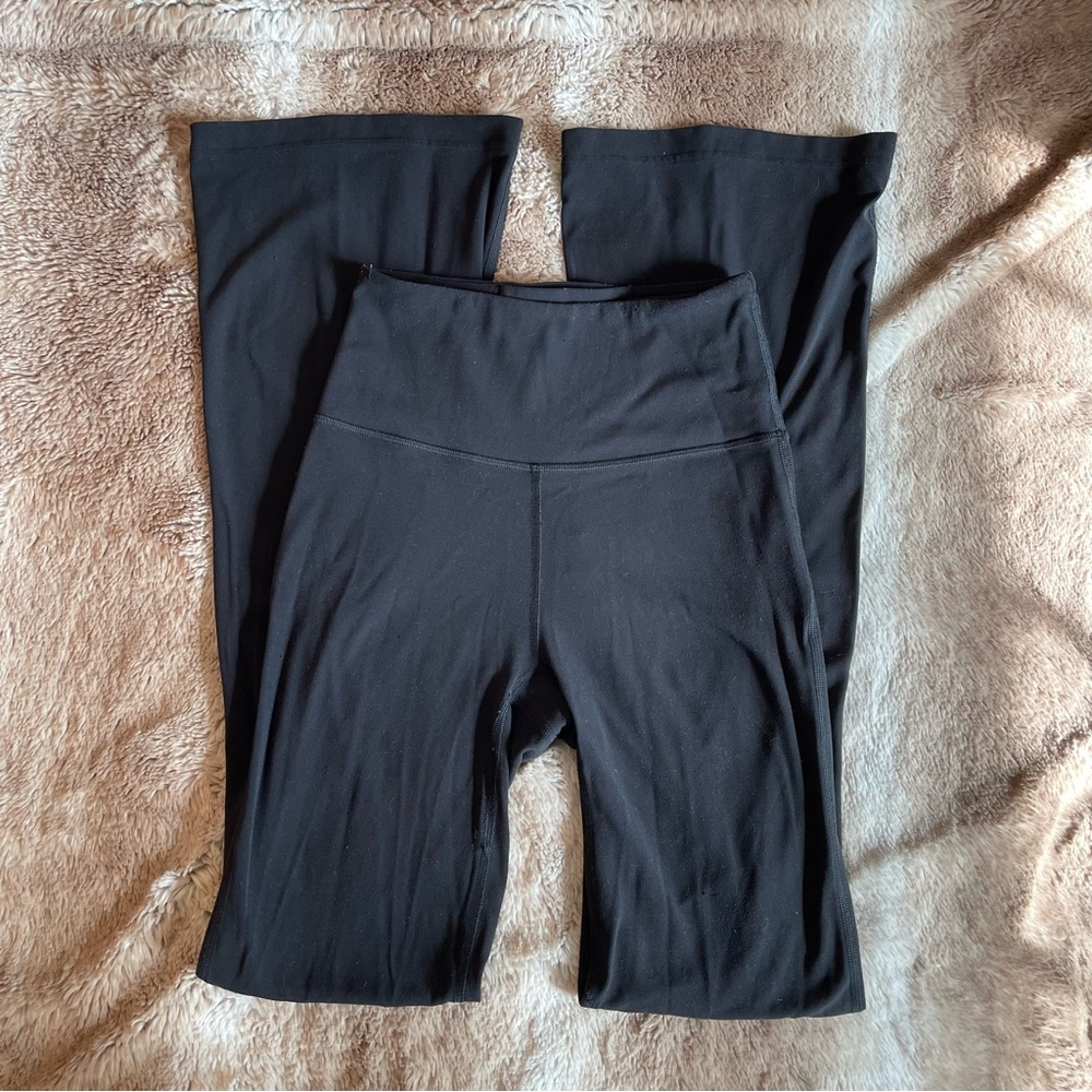 Lululemon Black Groove Flare Pant Legging Size 2